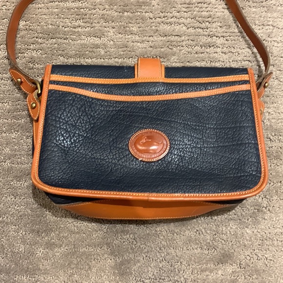 Vintage Dooney And Bourke All Weather Saddle Crossbody Navy Pebbled Leather Bag - Picture 3 of 12